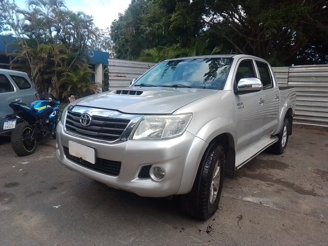 TOYOTA HILUX CD 4X4 SRV 3.0 DIESEL AUT. 2013/2013 – Funcionando
