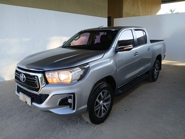Toyota Hilux CD SR 4x4 Diesel Automática 2016/2017 – Funcionando
