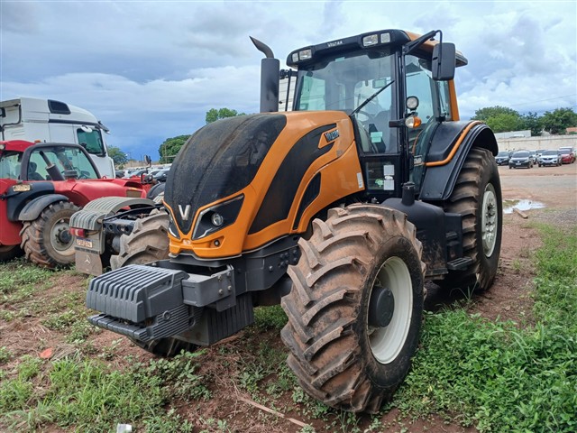 VALTRA BH194 4x4 – Trator Agrícola - FUNC.