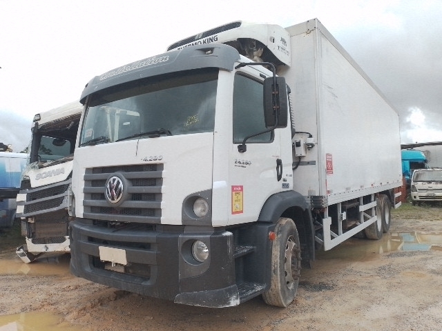 Volkswagen 24.280 CRM 6x2 2014/2014 – Funcionando