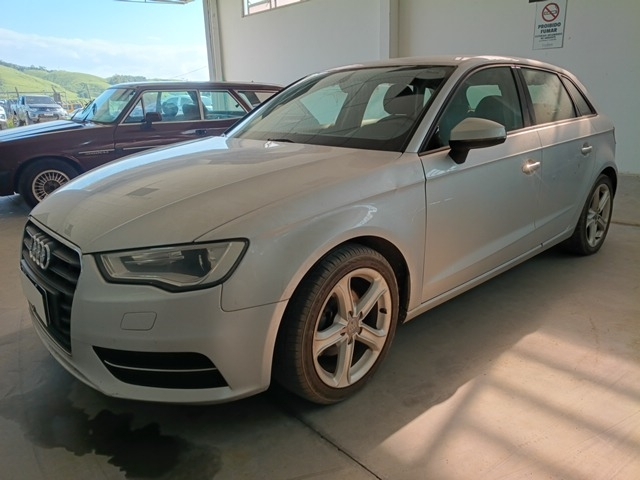 Audi A3 Sportback 1.4 TFSI – Ano 2013/2014 – Funcionando